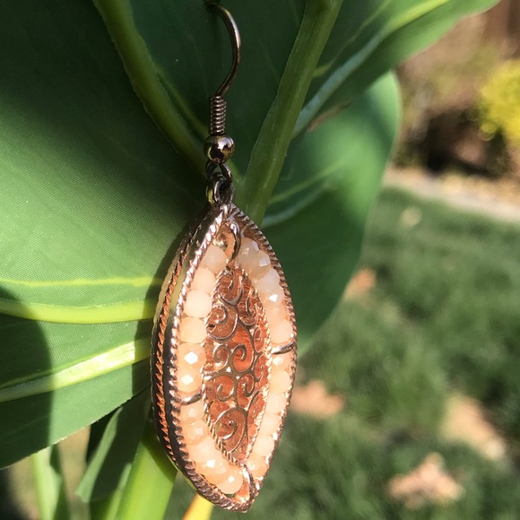 Rose Gold and Pear Jhummka style earring - Picture 3 of 6